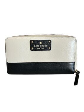 Kate Spade Neda Grand Street Cream and Black Pebbled Leather Zip Around Wallet